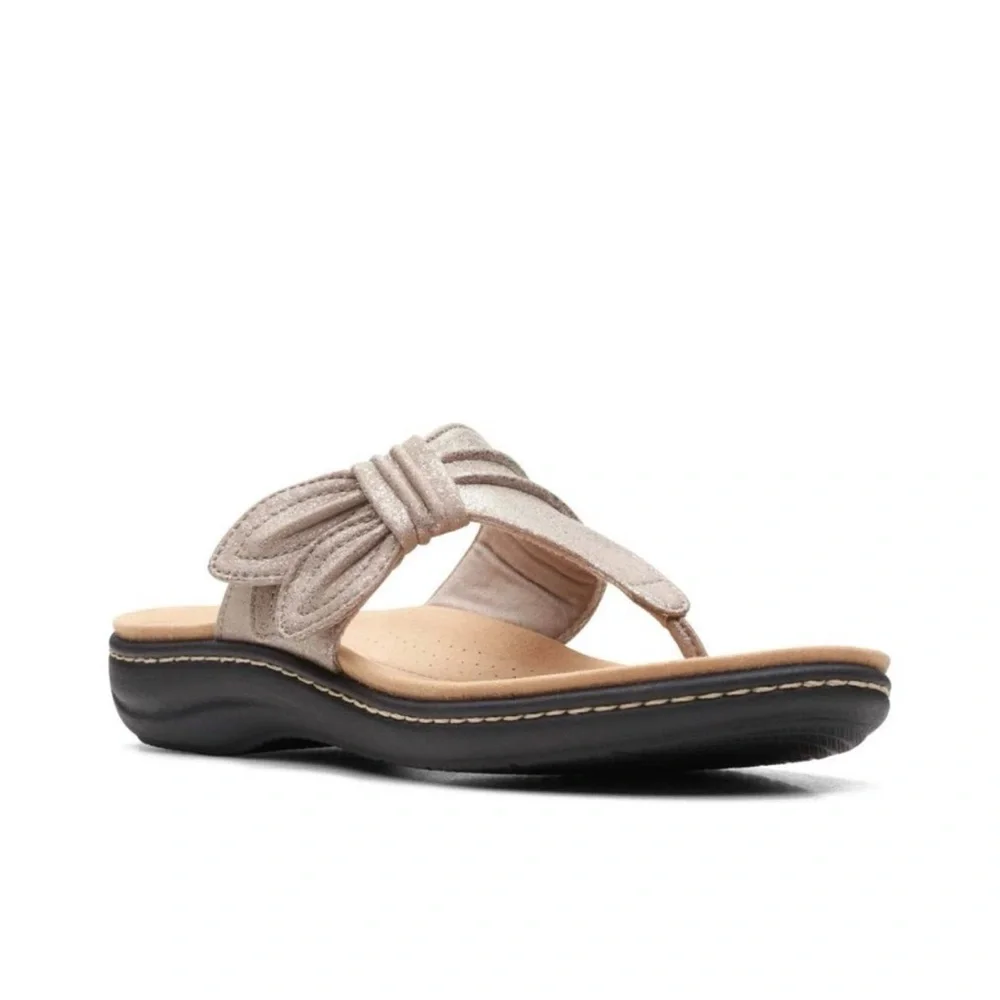 Clarks Laurieann Rae Sandal in Taupe Metallic 12W